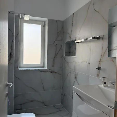 公寓 B&B Apartment 地拉那